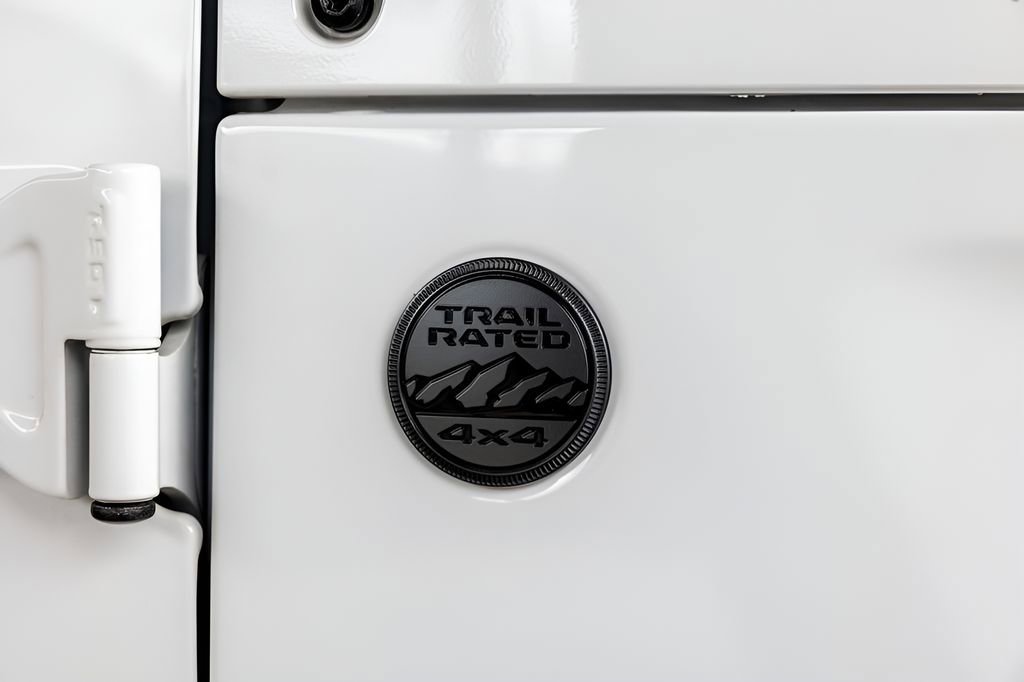 Used 2025 Jeep Wrangler Unlimited Sahara AWD/4WD image 12
