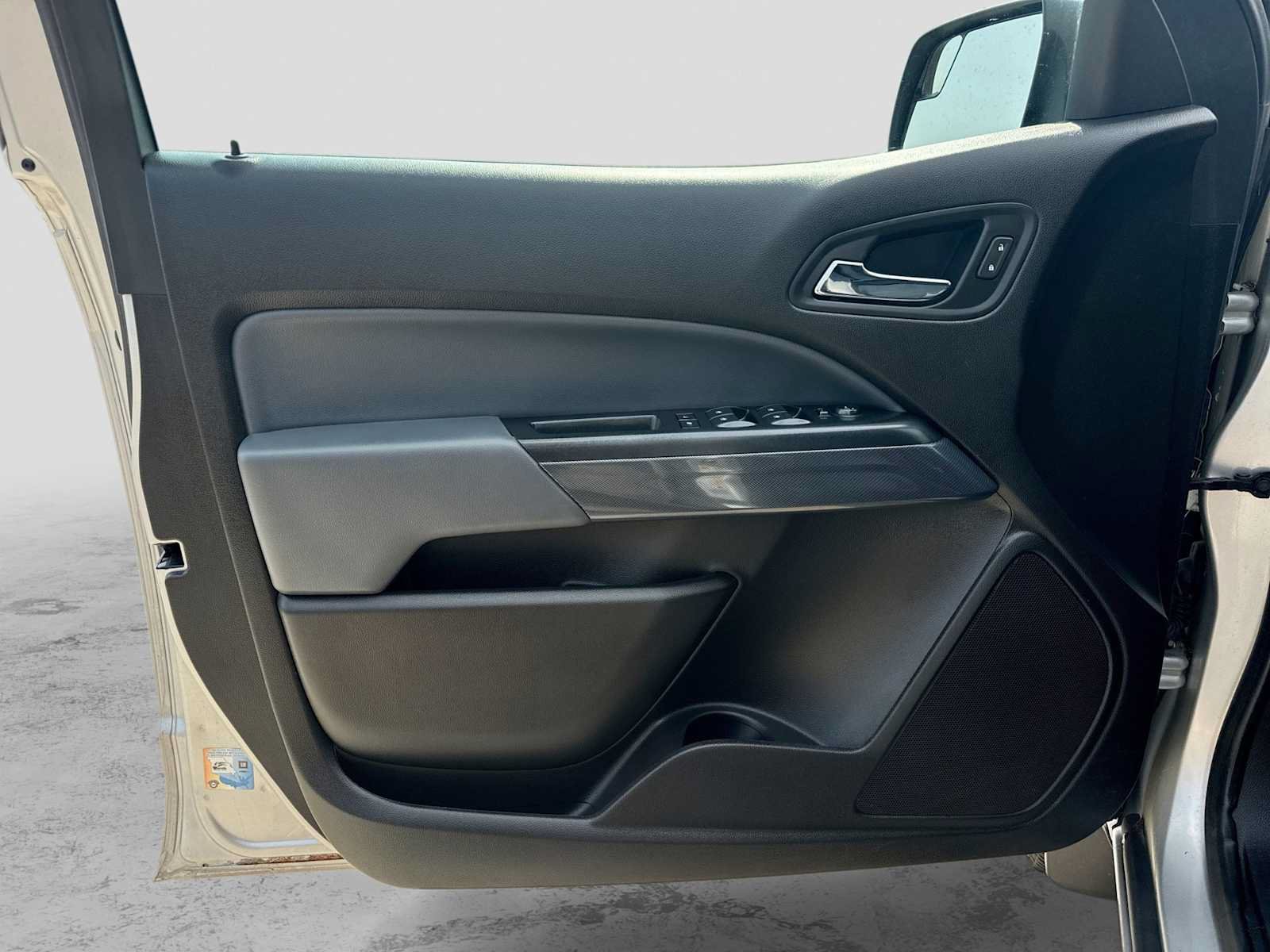 Used 2017 Chevrolet Colorado Z71 AWD/4WD image 29