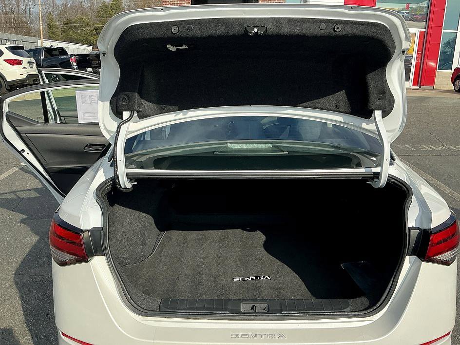 Used 2024 Nissan Sentra SV image 24