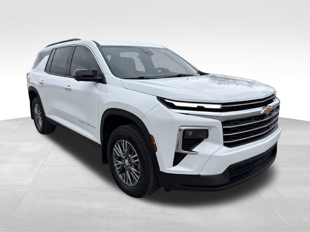 Used 2026 Chevrolet Traverse LT w/ Driver Confidence Package FWD image 3