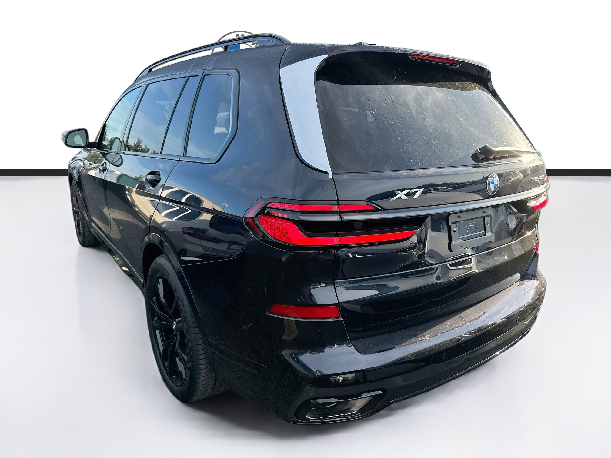 New 2027 BMW X7 xDrive40i w/ M Sport Package AWD/4WD image 3