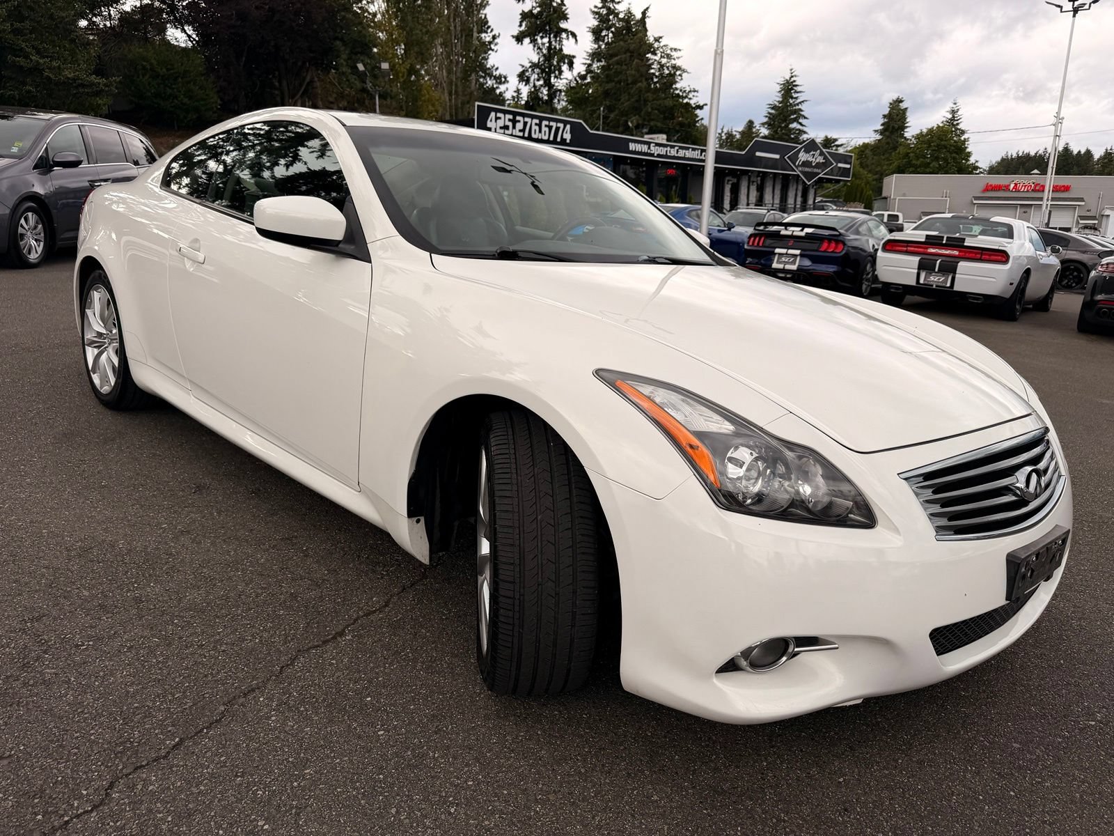 Used 2011 INFINITI G37 Journey w/ Premium Pkg RWD image 3