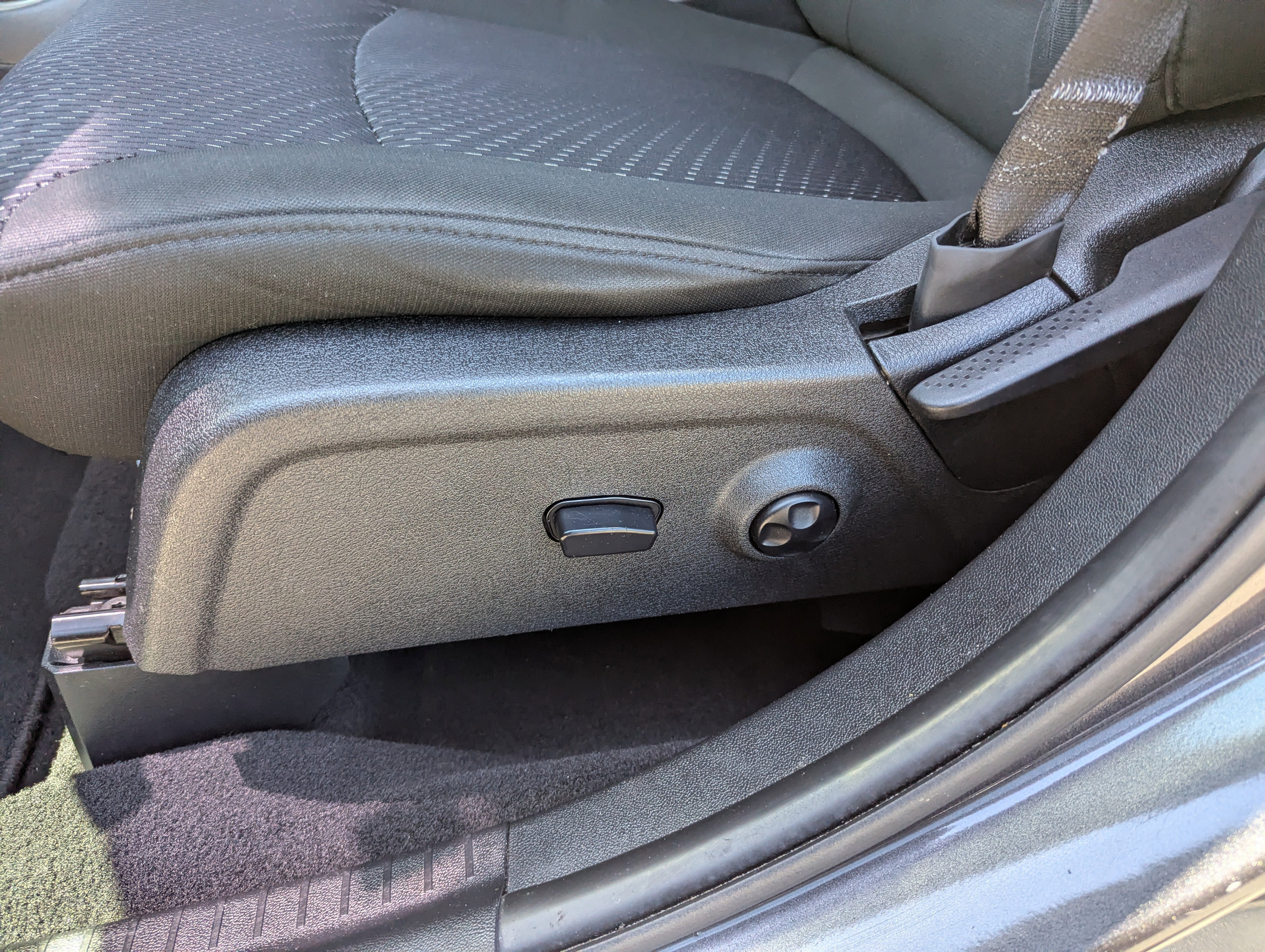 Used 2020 Dodge Journey SE w/ SE Popular Equipment Group image 21