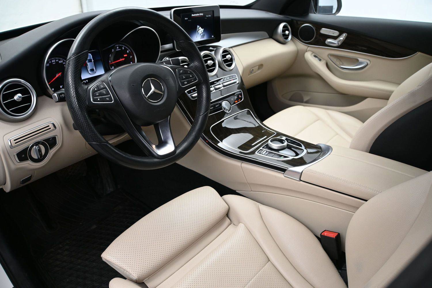 Used 2018 Mercedes-Benz C 300 4MATIC Sedan image 2