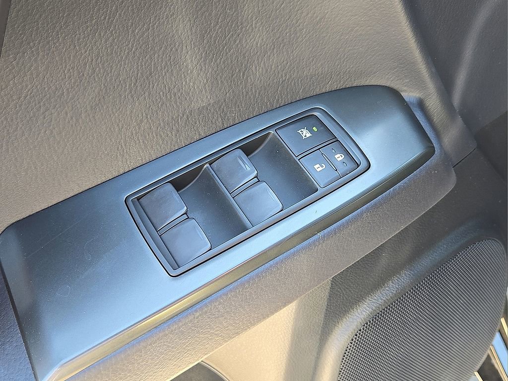 Used 2023 Lexus GX 460 Premium w/ Accessory Package image 22