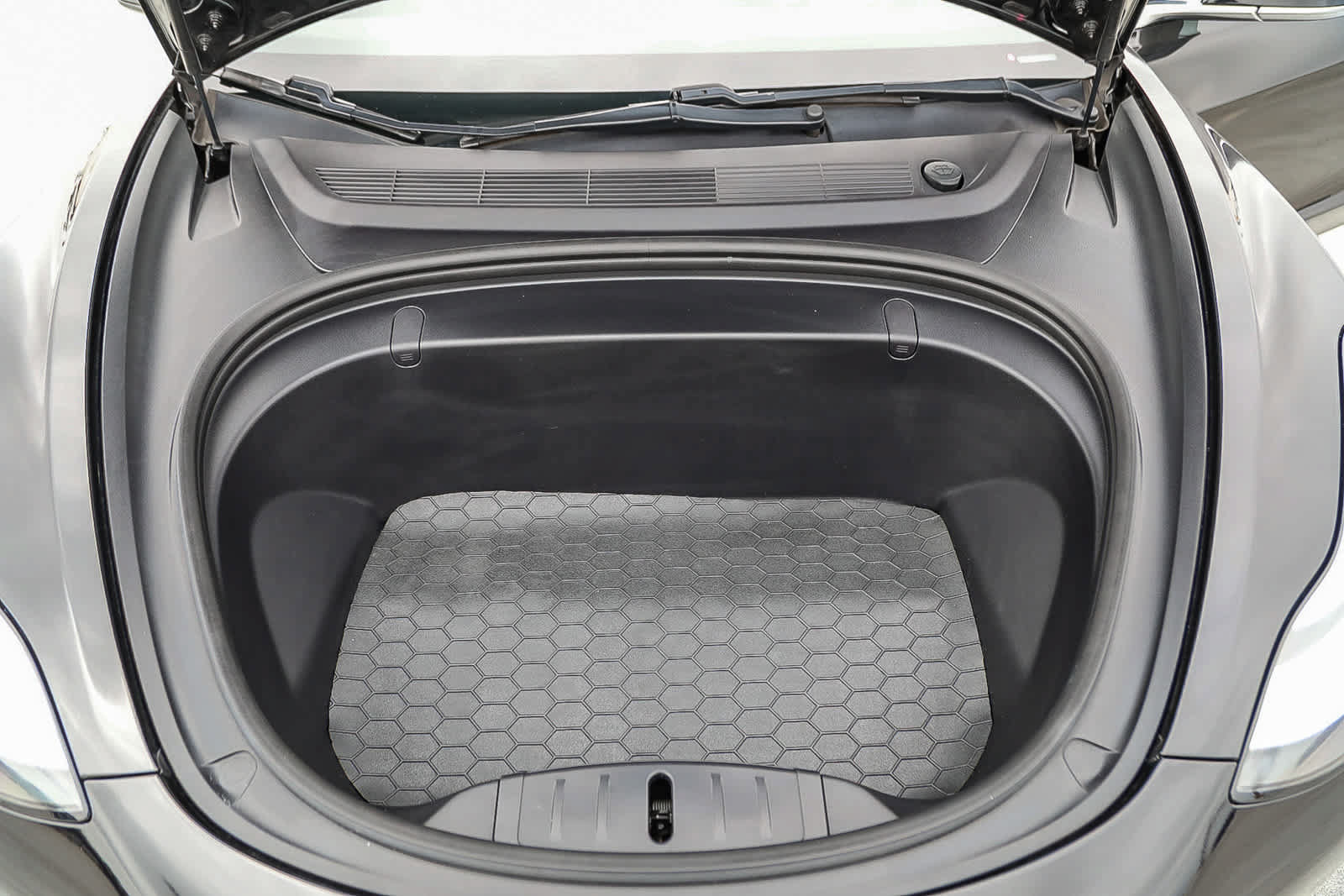 Used 2019 Tesla Model 3 Standard Range Plus RWD image 26