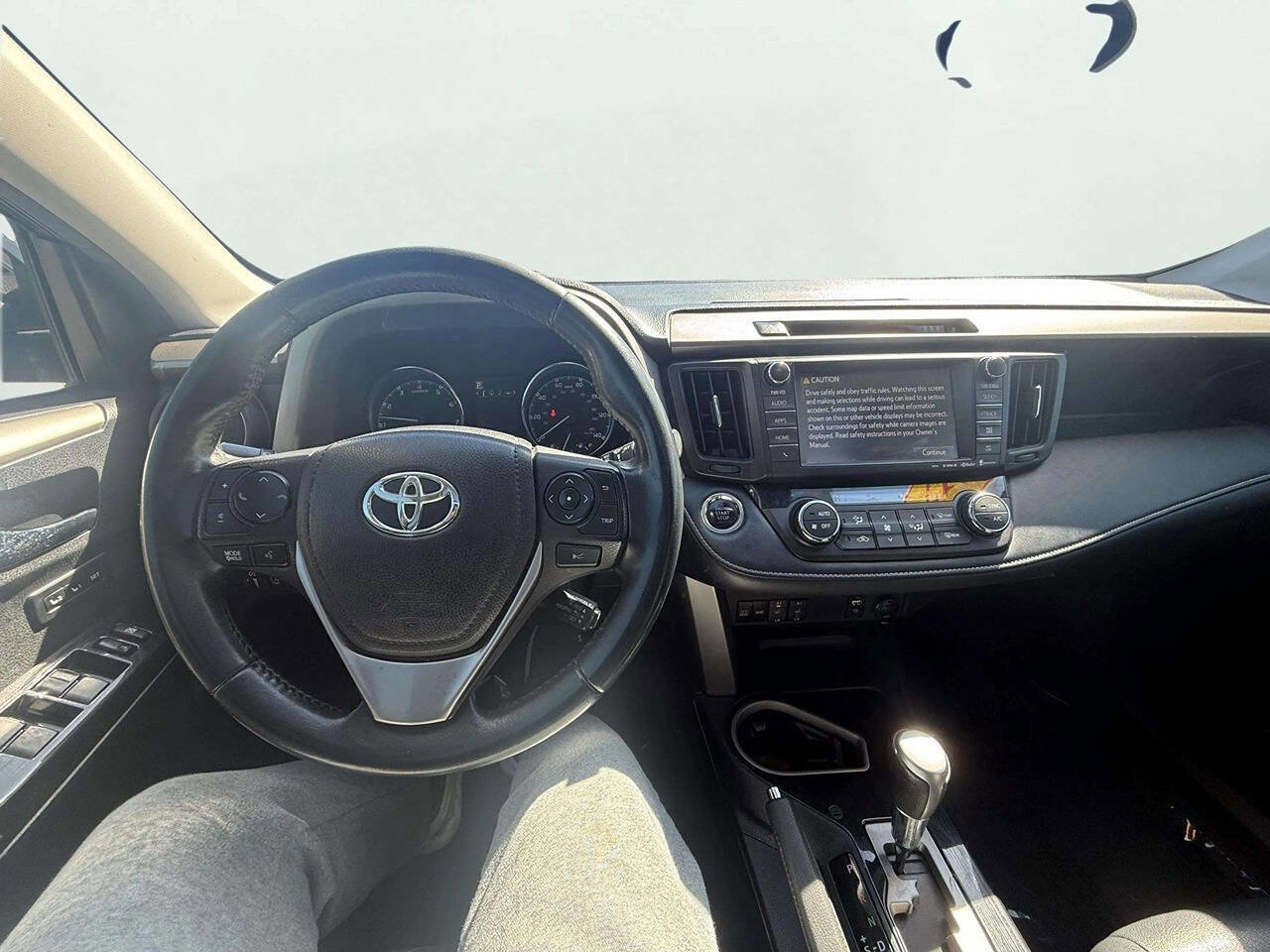 Used 2017 Toyota RAV4 Limited image 15