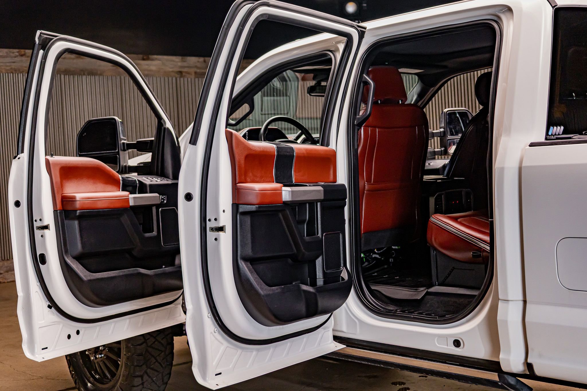 Used 2020 Ford F450 Platinum w/ FX4 Off-Road Package image 29