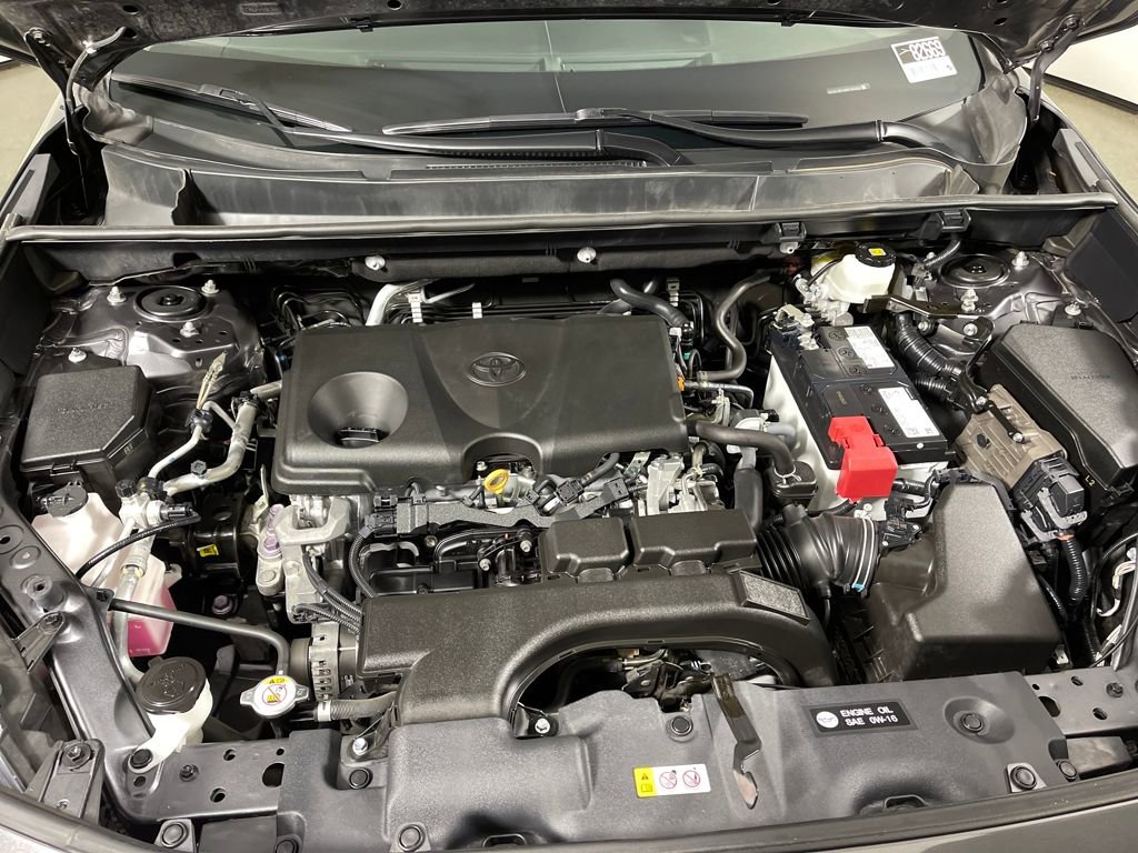 Used 2021 Toyota RAV4 XLE Premium image 9