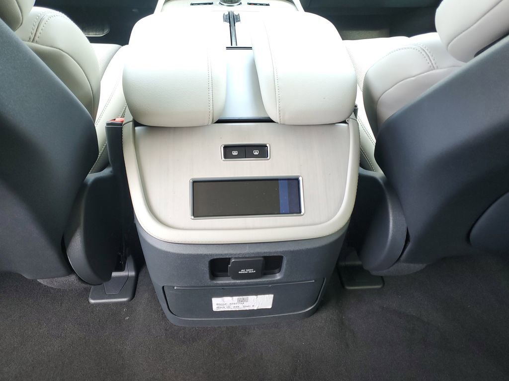 New 2025 Lincoln Navigator L Reserve image 15