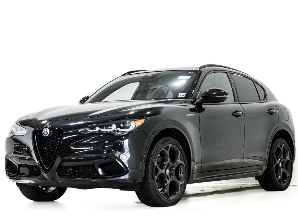 Used 2024 Alfa Romeo Stelvio Veloce AWD/4WD image 3