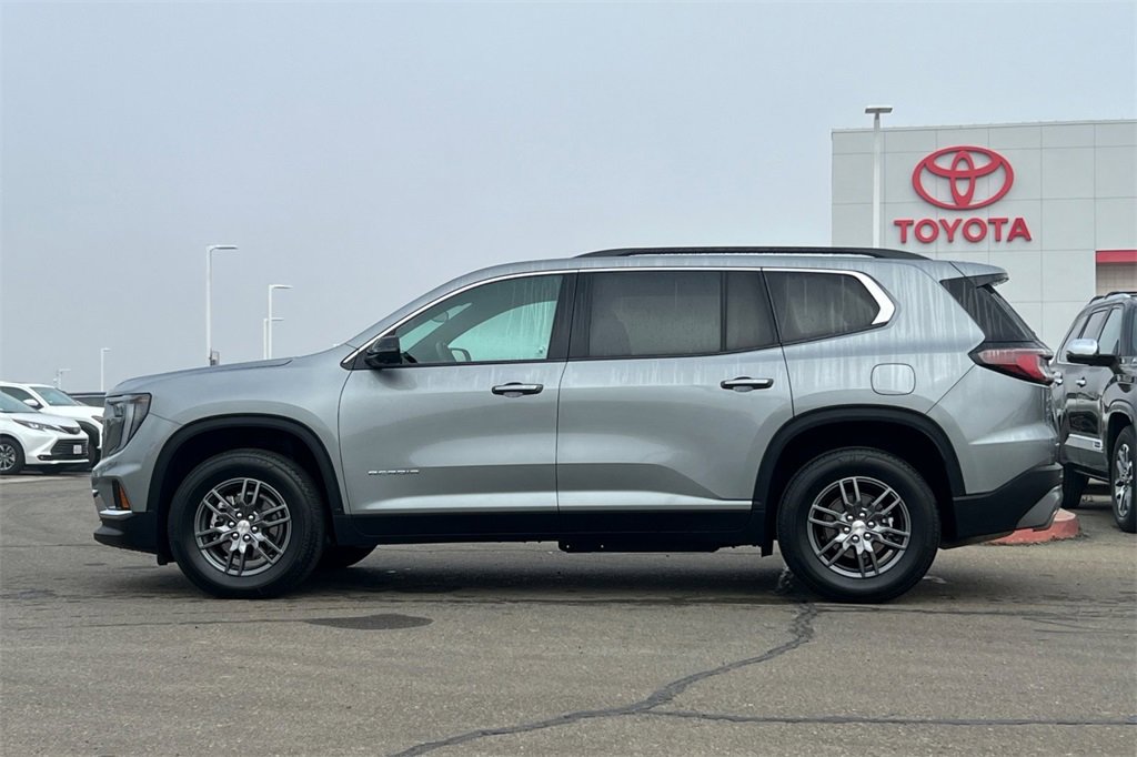 Used 2025 GMC Acadia Elevation image 9