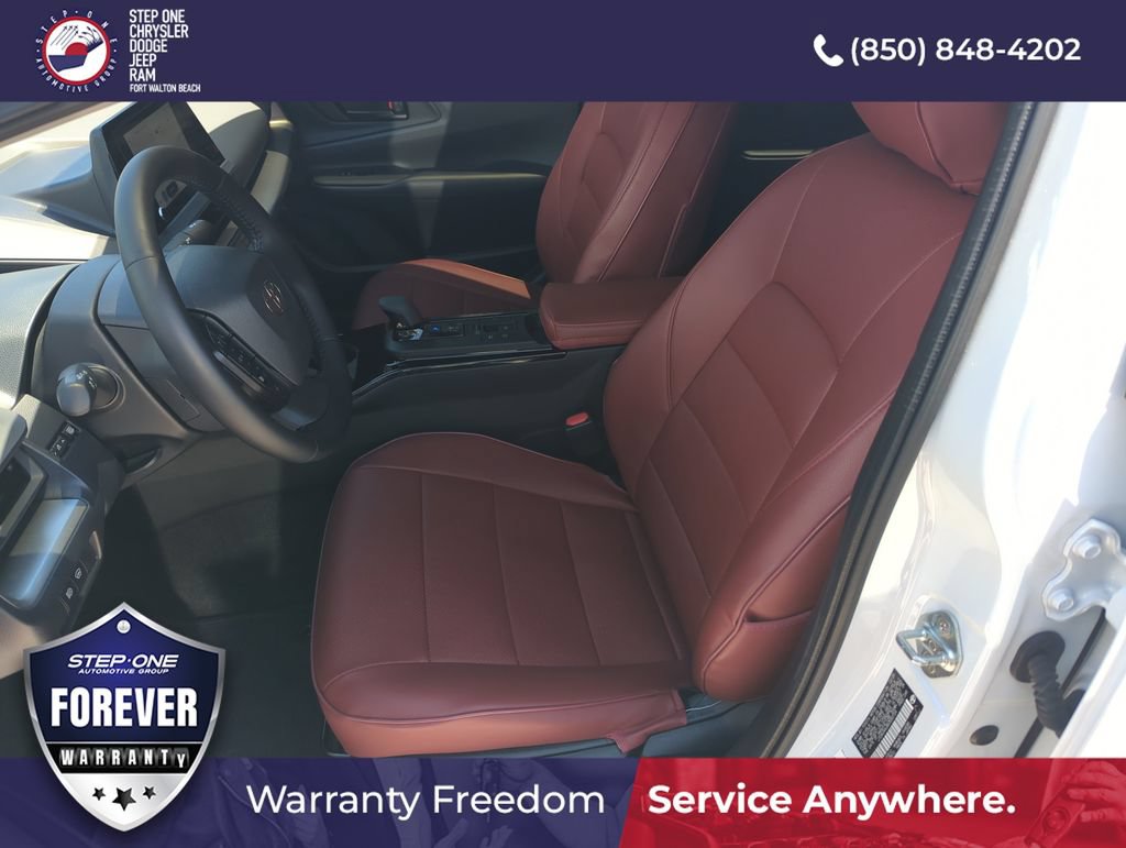 Used 2025 Toyota Prius LE FWD image 11