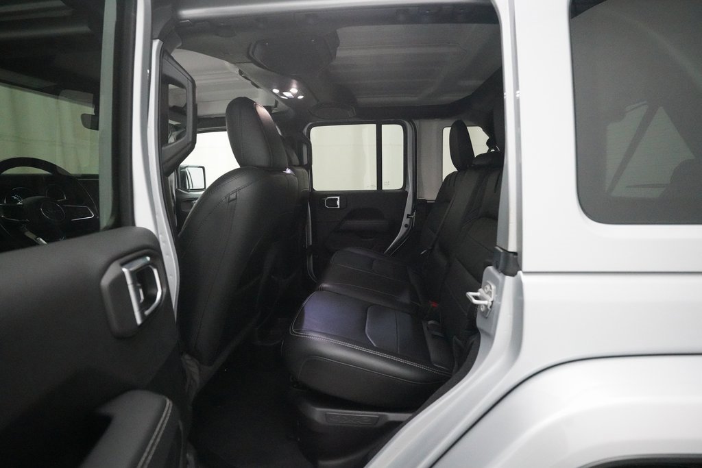 Used 2022 Jeep Wrangler Unlimited Sahara image 15