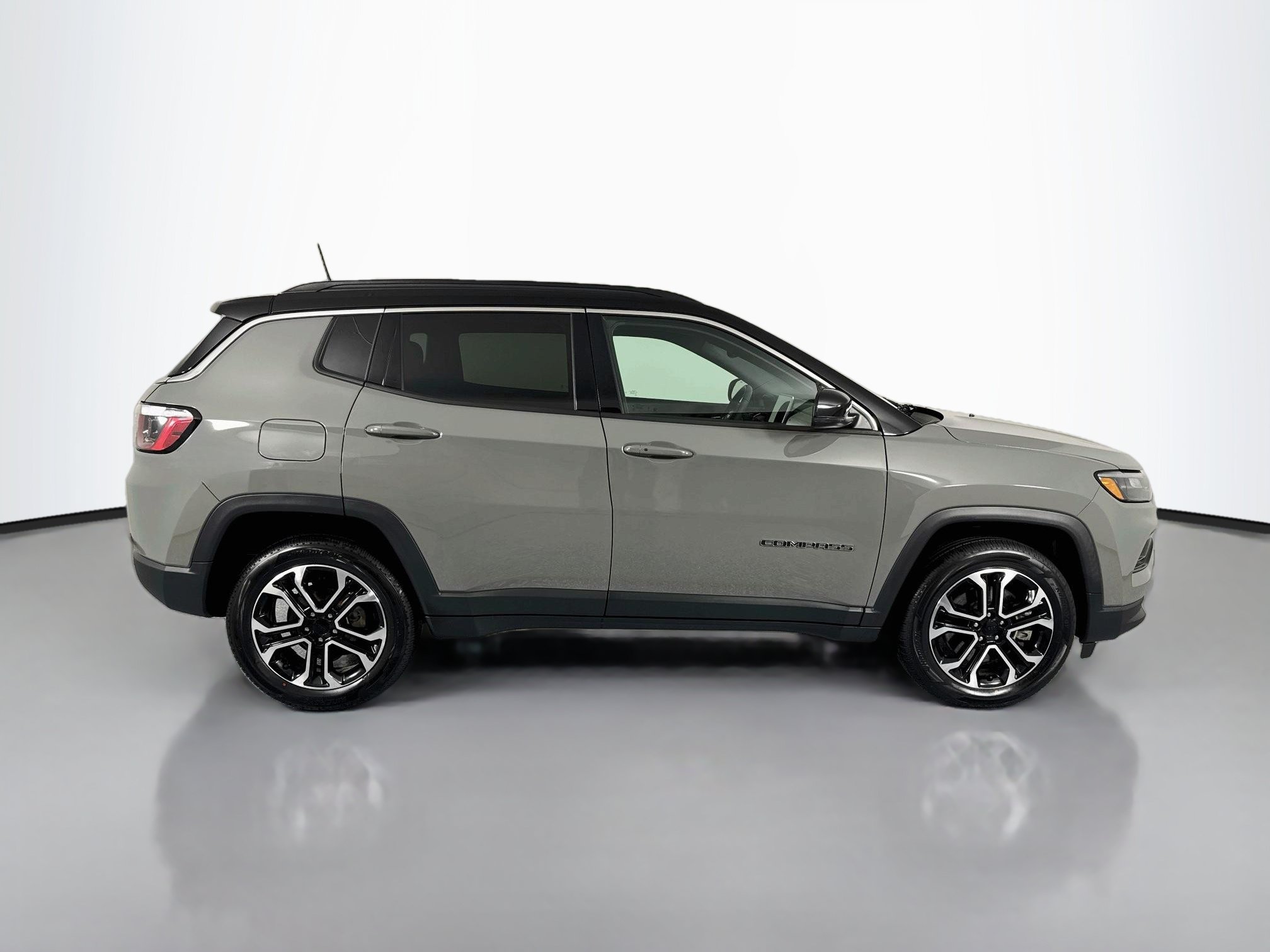 Used 2024 Jeep Compass Limited AWD/4WD image 4