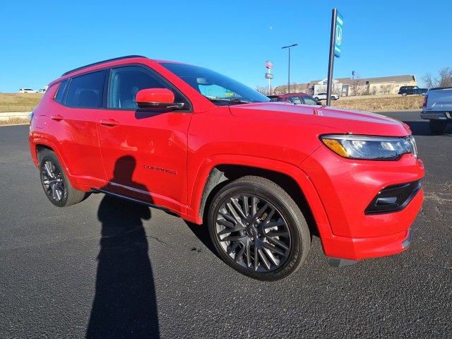 Used 2022 Jeep Compass Limited image 3