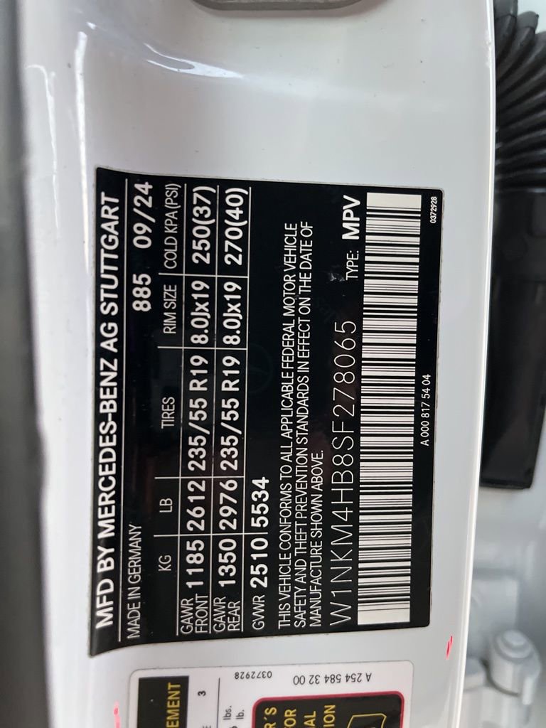 Used 2025 Mercedes-Benz GLC 300 4MATIC image 11