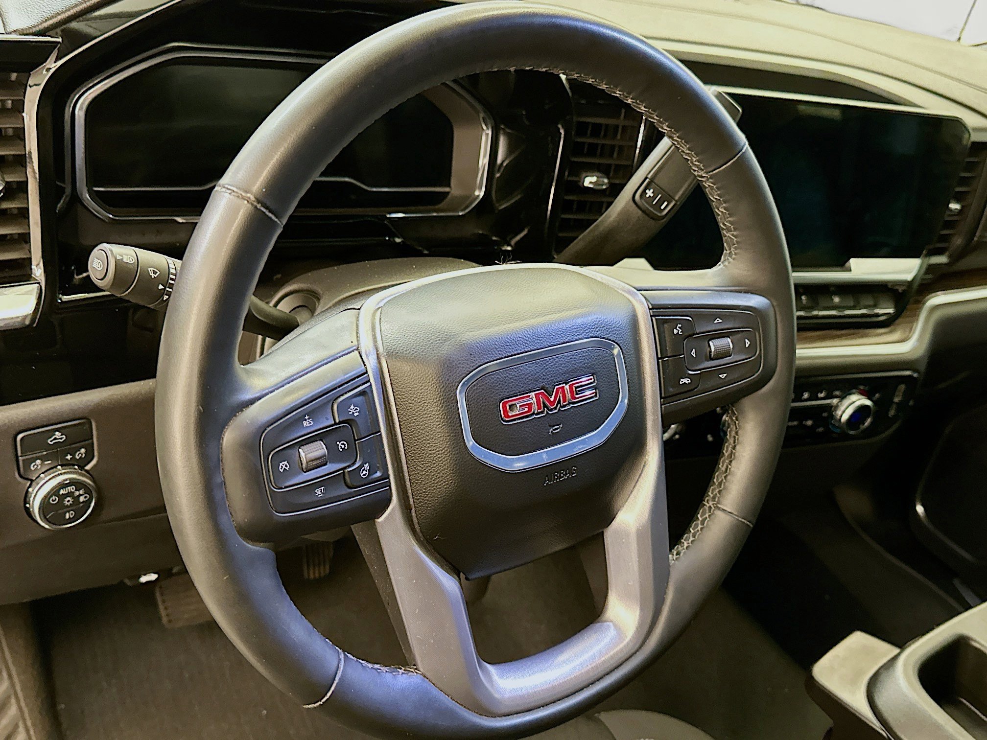 Used 2024 GMC Sierra 1500 Elevation image 18