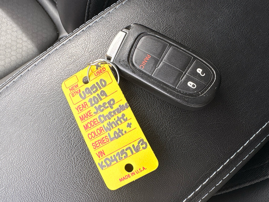 Used 2019 Jeep Cherokee Latitude Plus image 30