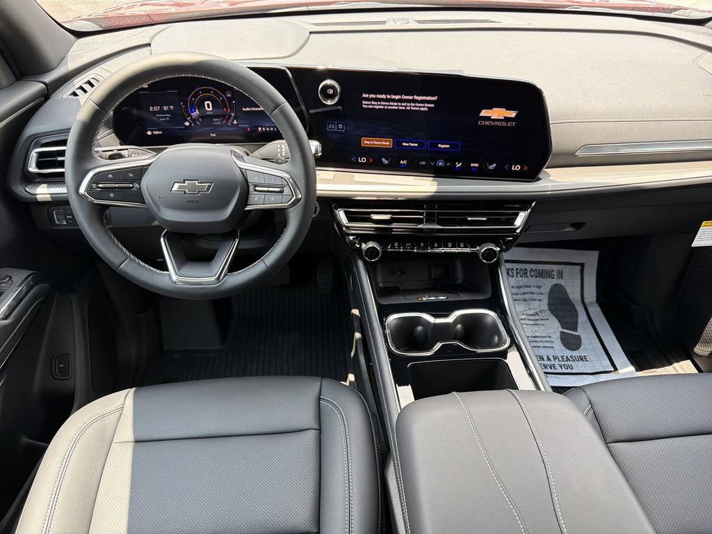 New 2026 Chevrolet Traverse LT w/ Midnight/Sport Edition FWD image 2