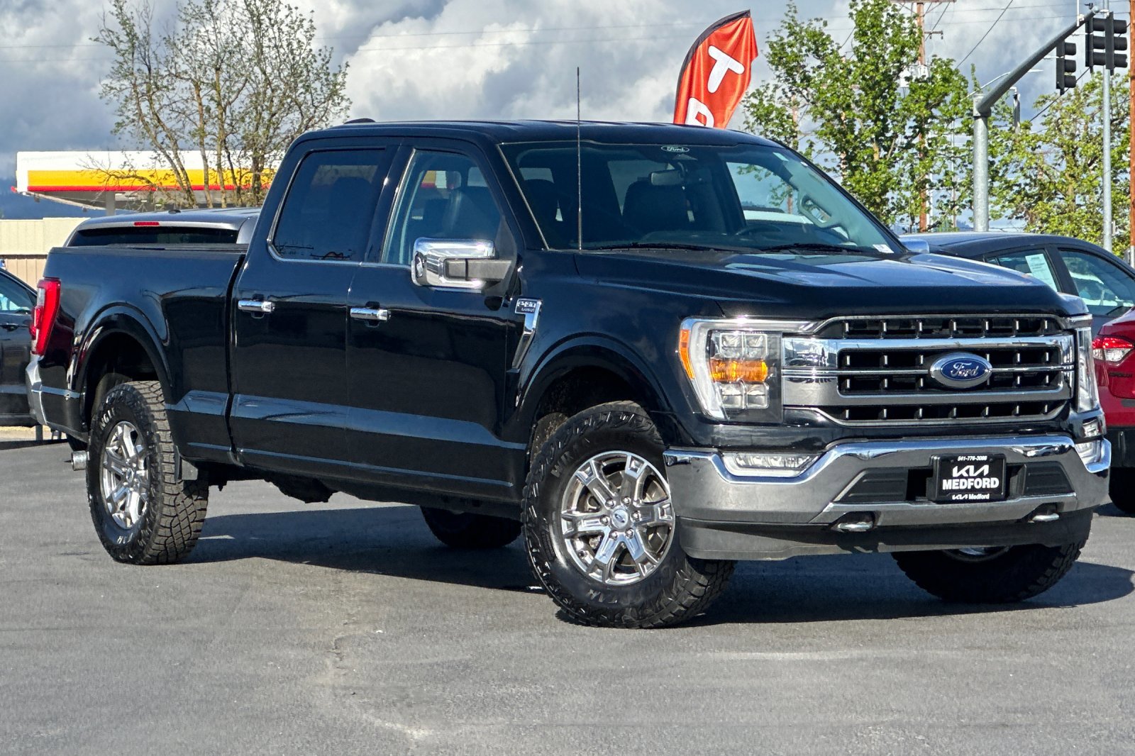 Used 2021 Ford F150 Lariat image 2
