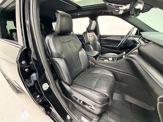 Used 2021 Jeep Grand Cherokee L Overland w/ Luxury Tech Group IV AWD/4WD image 26