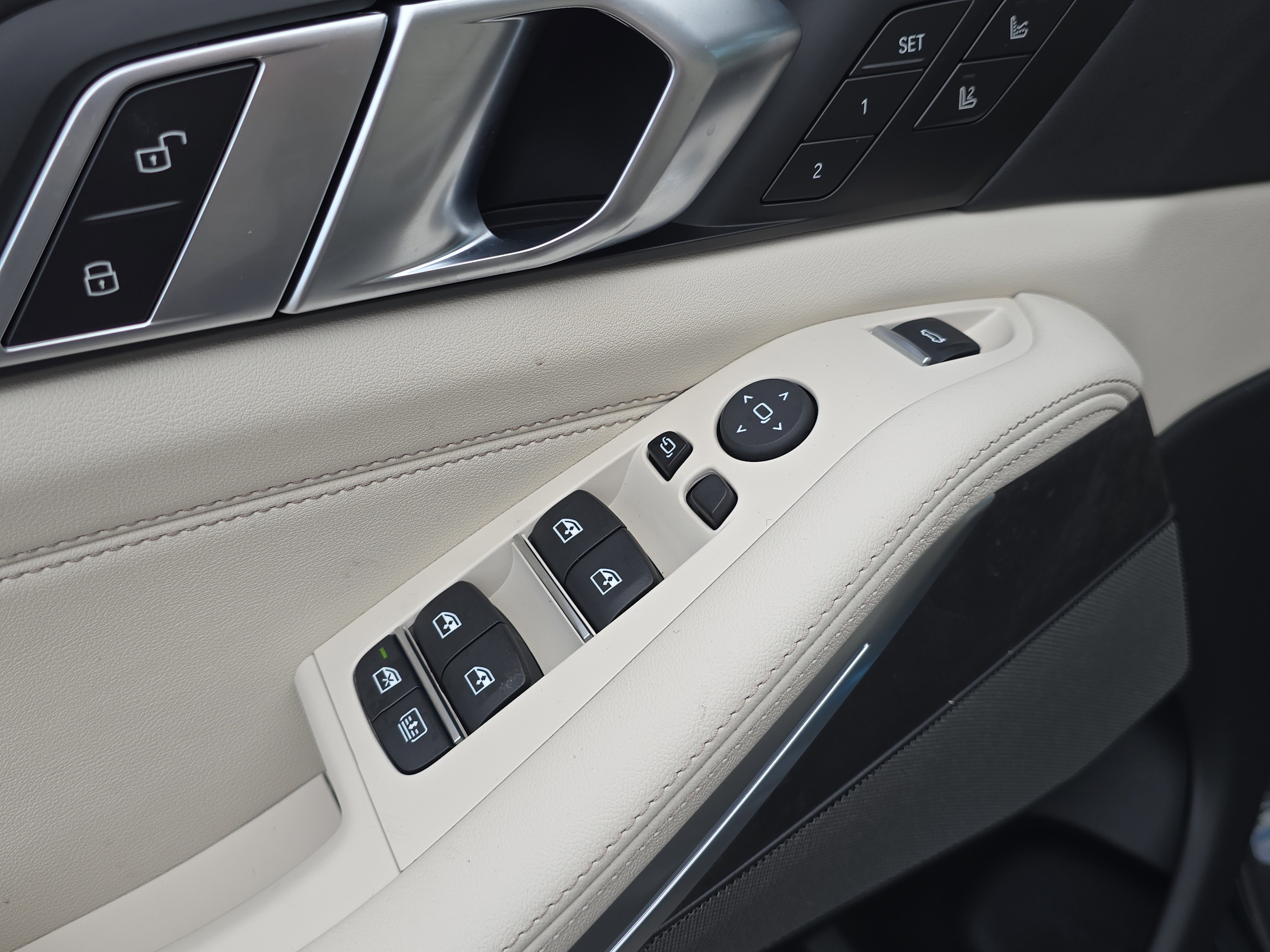 New 2026 BMW X7 M60i image 22