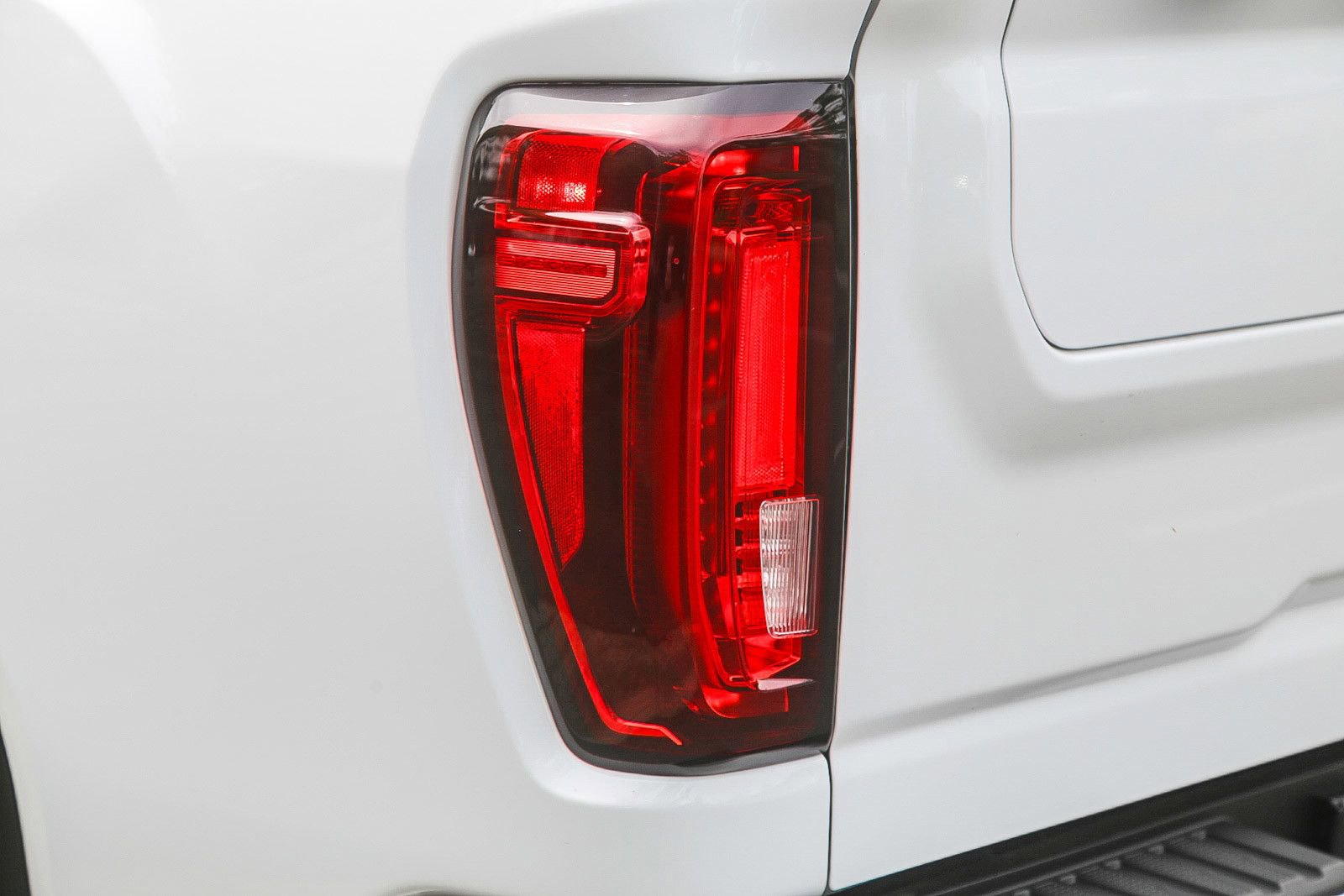 Used 2022 GMC Sierra 2500 Denali w/ Denali Ultimate Package AWD/4WD image 8