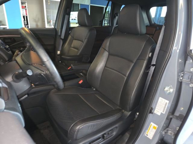 Used 2023 Honda Passport EX-L image 11