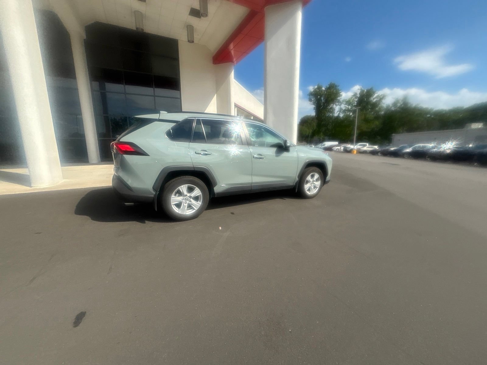 Used 2020 Toyota RAV4 XLE w/ Convenience Package AWD/4WD image 13