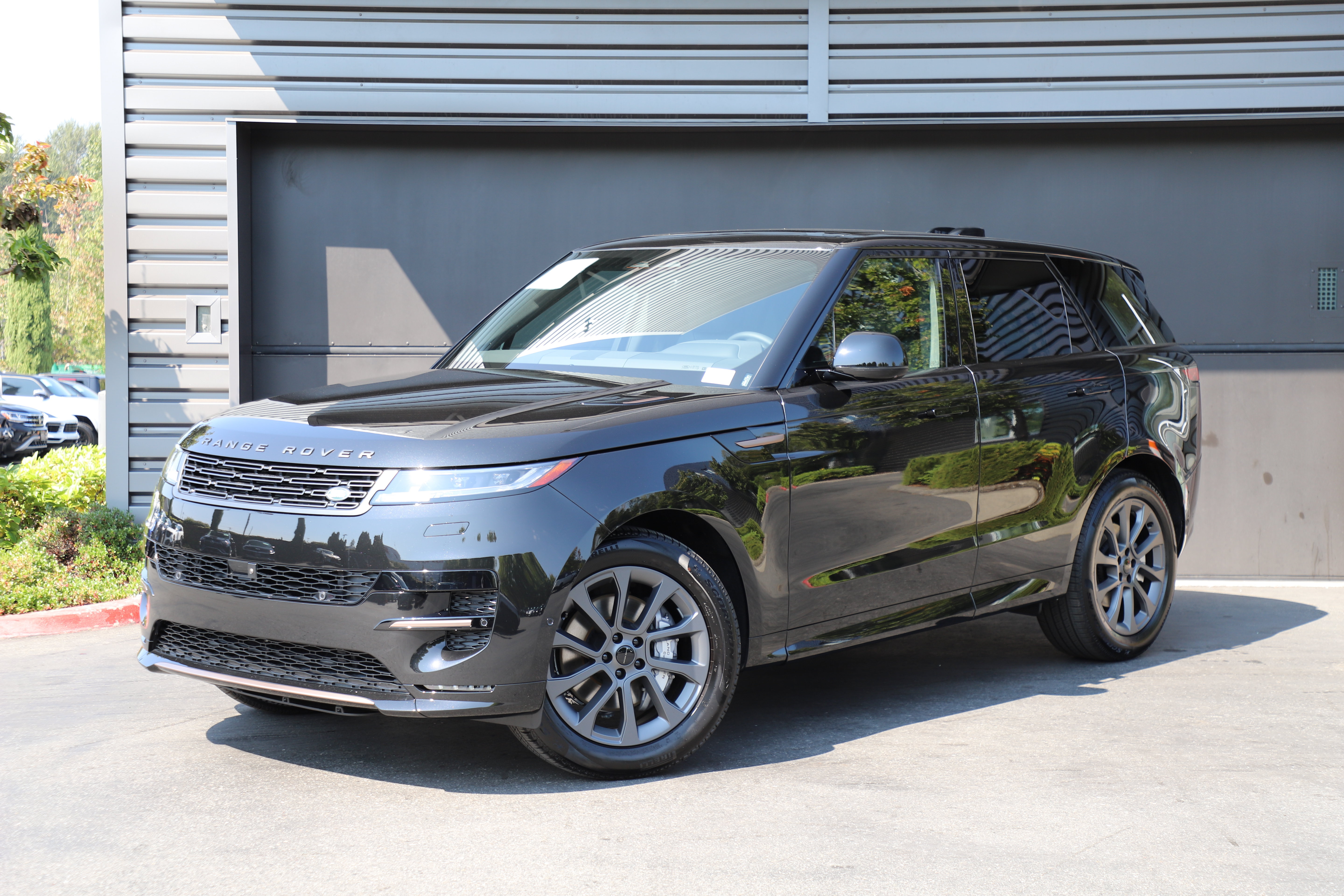 New 2026 Land Rover Range Rover Sport Dynamic SE AWD/4WD video 1