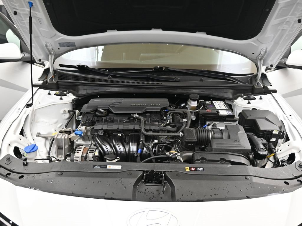 Certified 2025 Hyundai Elantra SEL w/ Cargo Package image 9