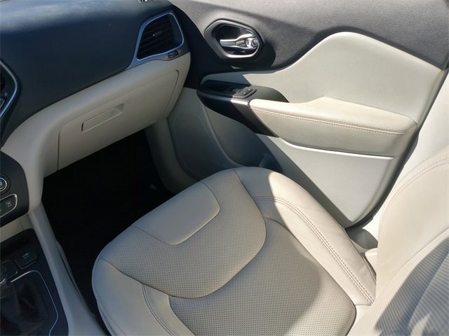 Used 2021 Jeep Cherokee Latitude Lux w/ Comfort/Convenience Group image 19