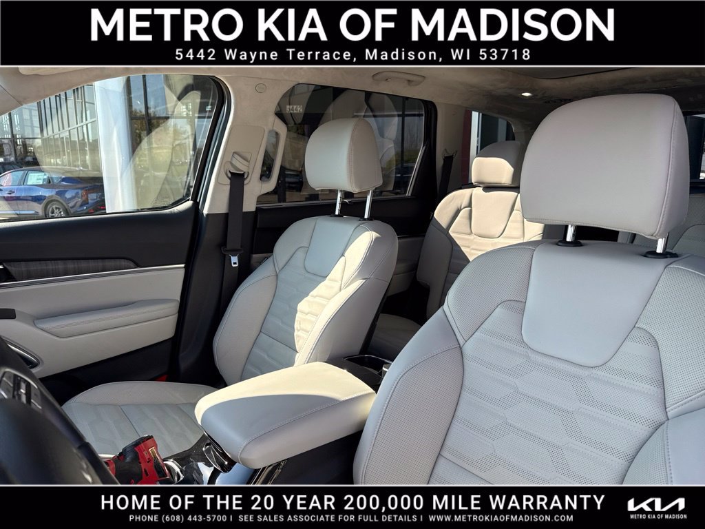 Used 2024 Kia Telluride SX Prestige w/ Towing Package AWD/4WD image 16
