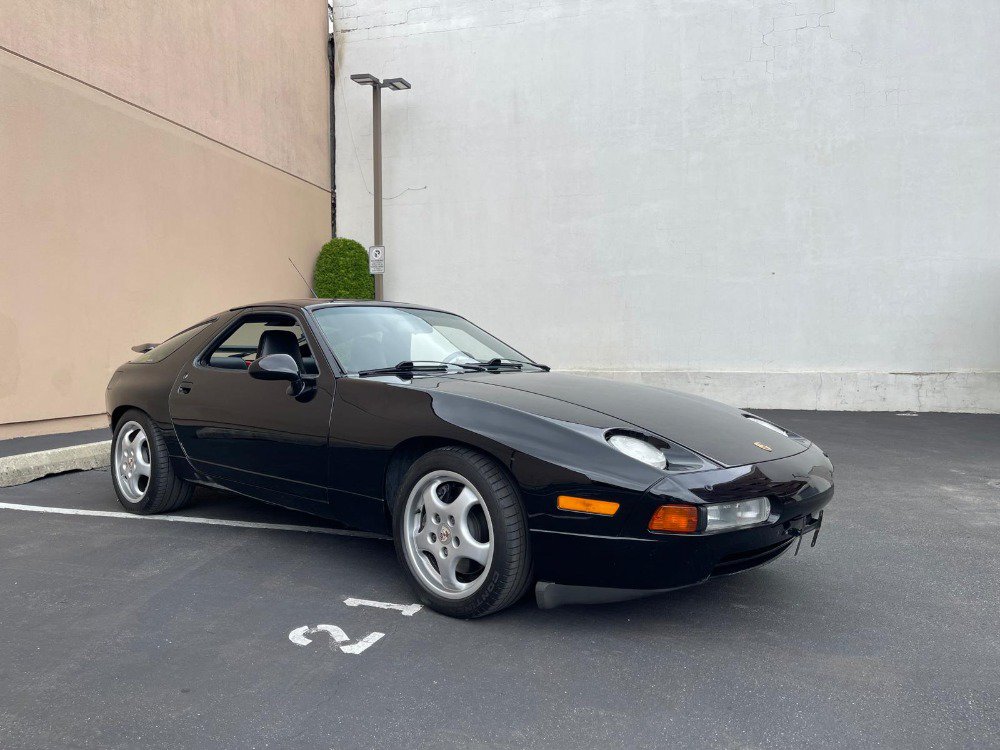 Used 1993 Porsche 928 GTS RWD image 2