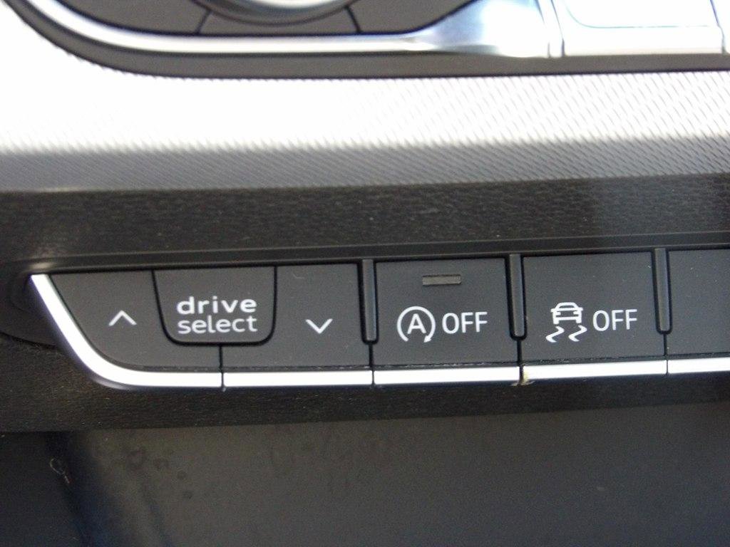 Used 2017 Audi A4 2.0T Prestige image 26