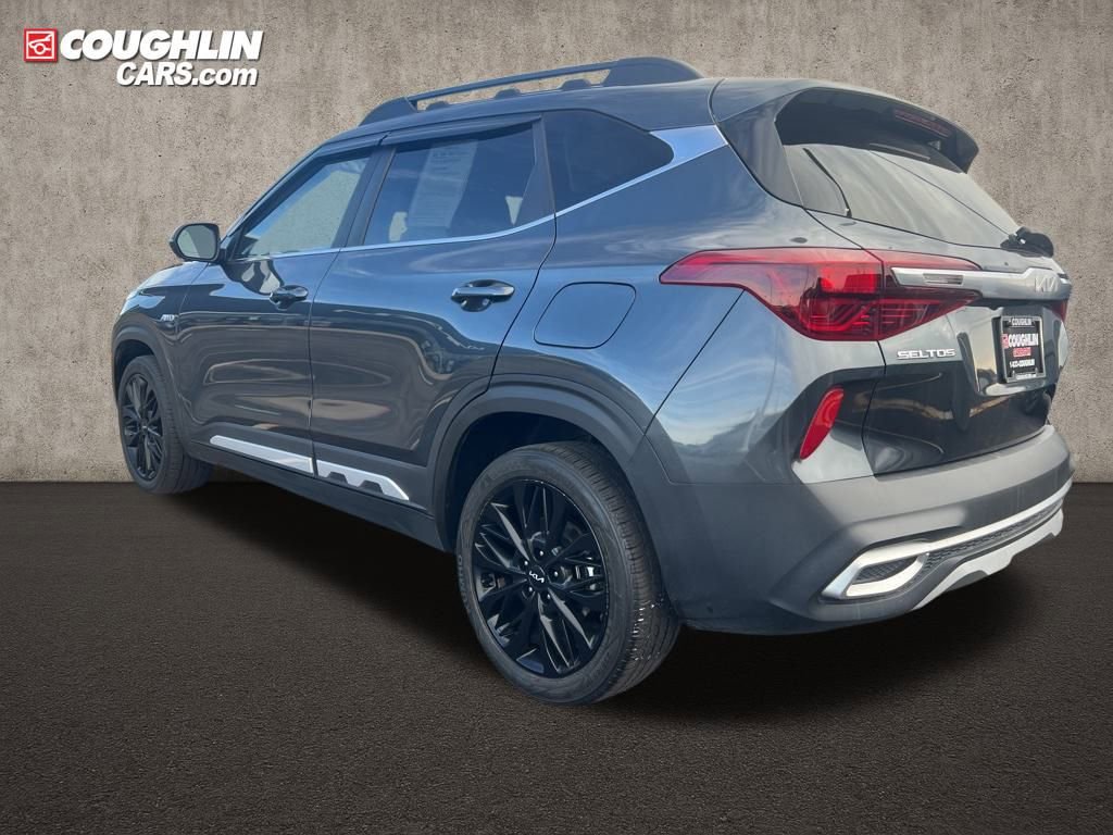 Used 2023 Kia Seltos Nightfall Edition image 4