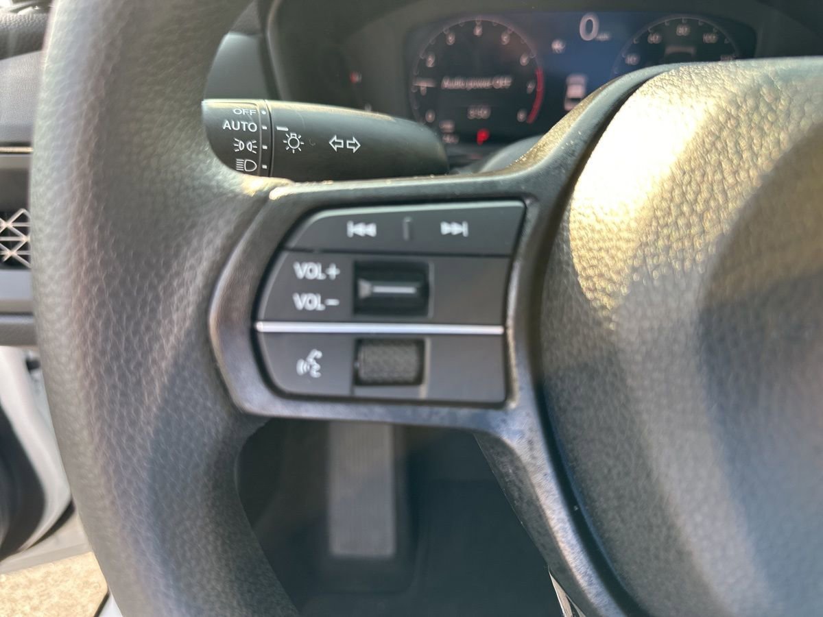 Used 2025 Honda Accord SE image 12