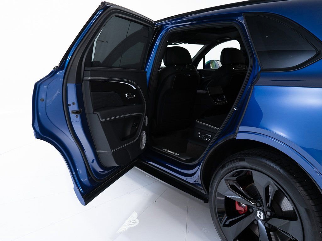 Used 2025 Bentley Bentayga Extended Wheelbase image 20