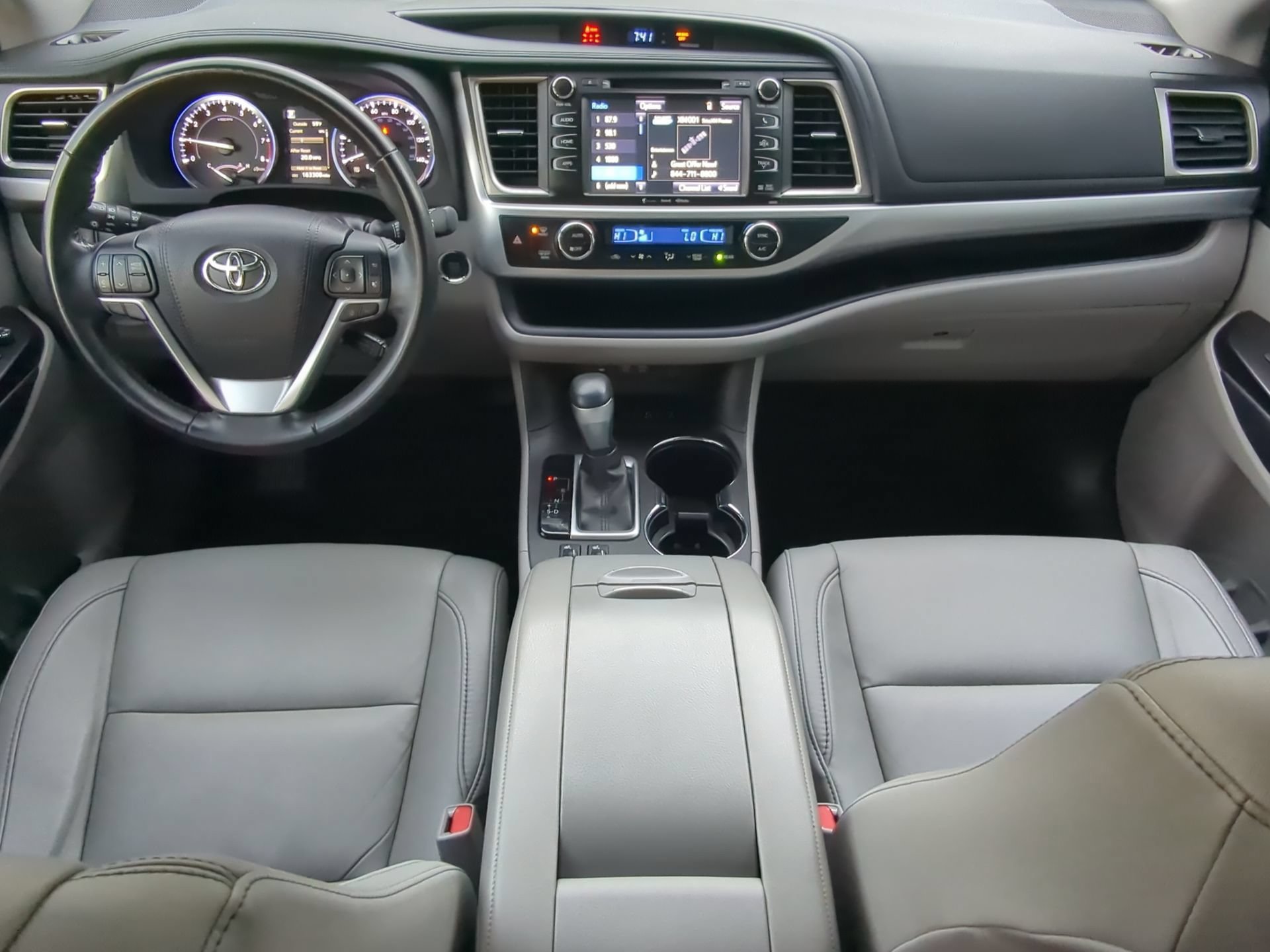 Used 2017 Toyota Highlander XLE AWD/4WD image 51