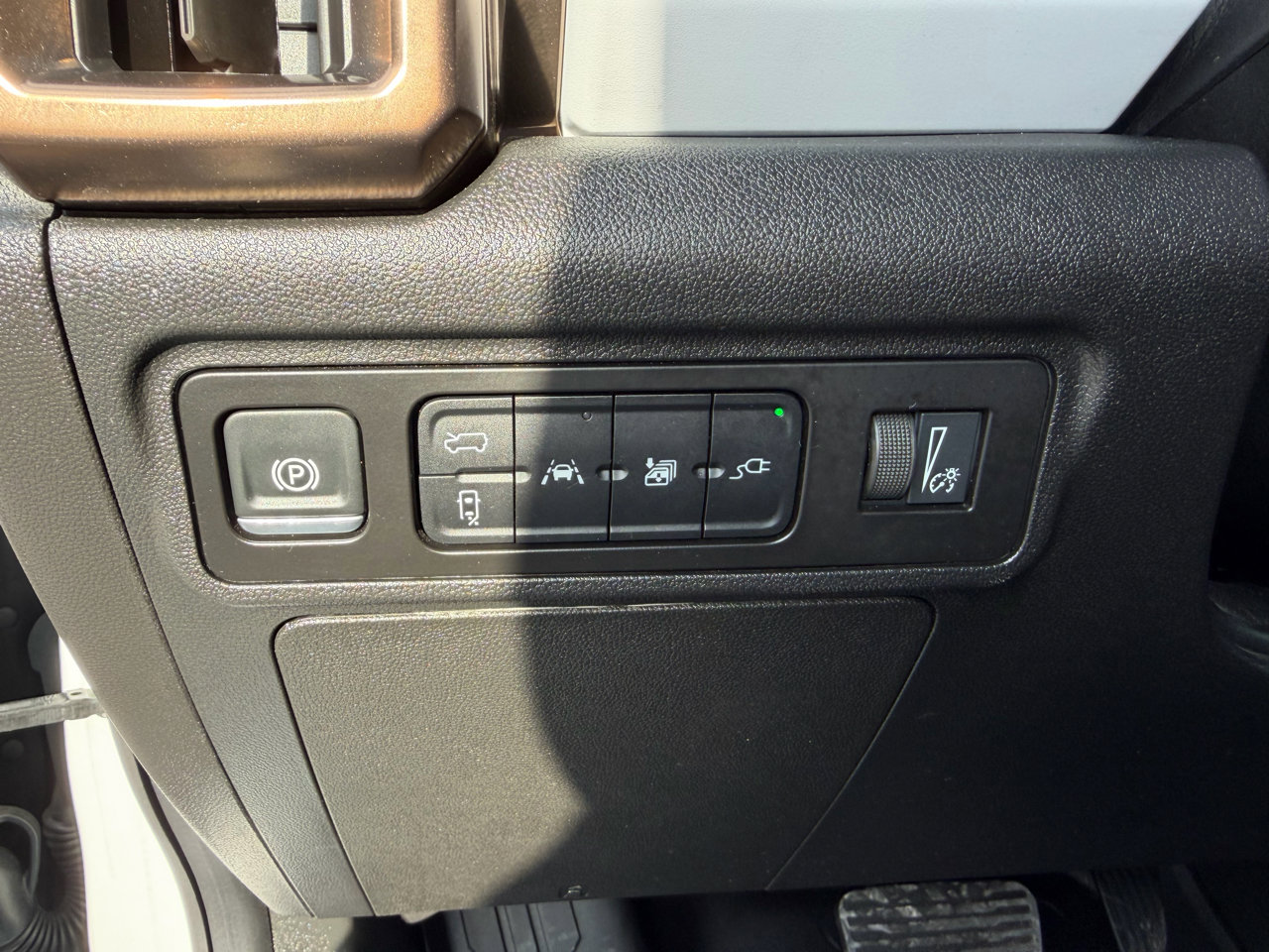 Used 2025 GMC Hummer EV 2X w/ LPO, Cargo Utility Package image 28