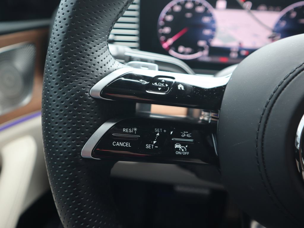 Used 2025 Mercedes-Benz GLS 580 4MATIC image 23