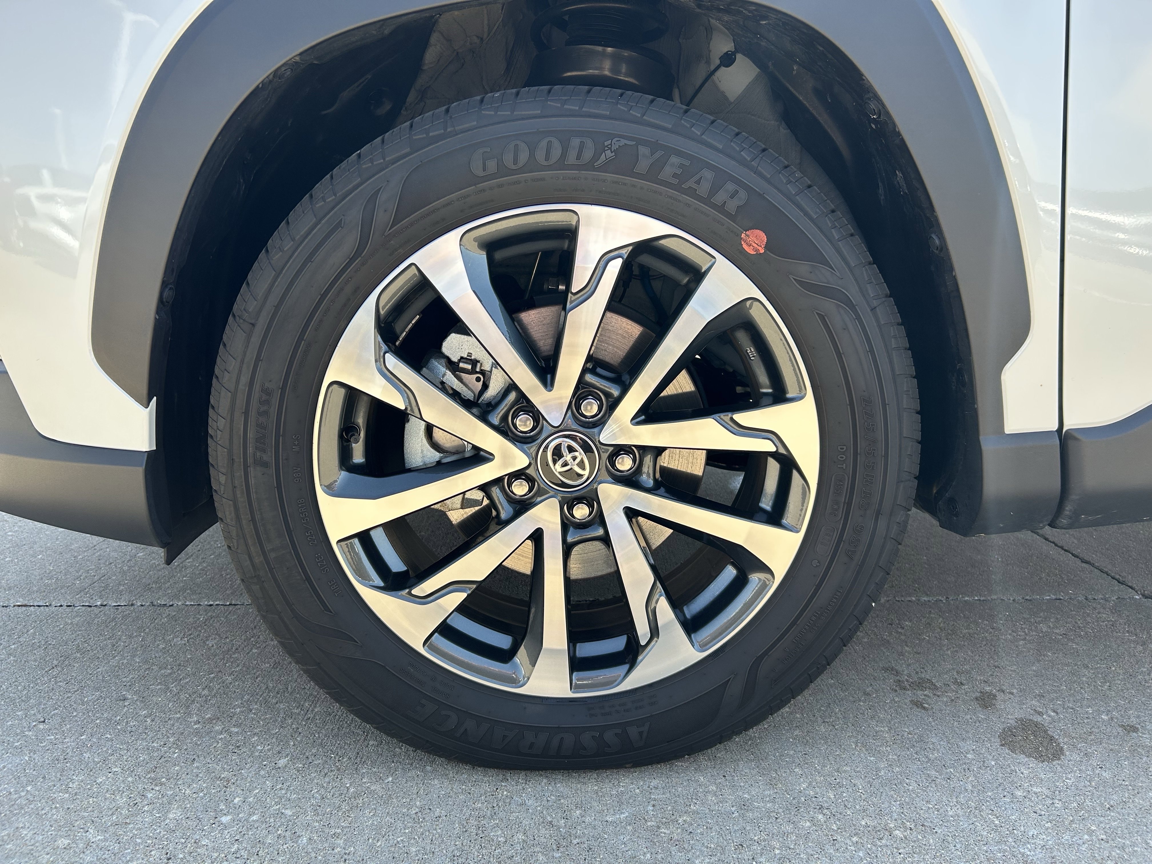 Certified 2023 Toyota Corolla Cross XLE w/ Convenience Package AWD/4WD image 11