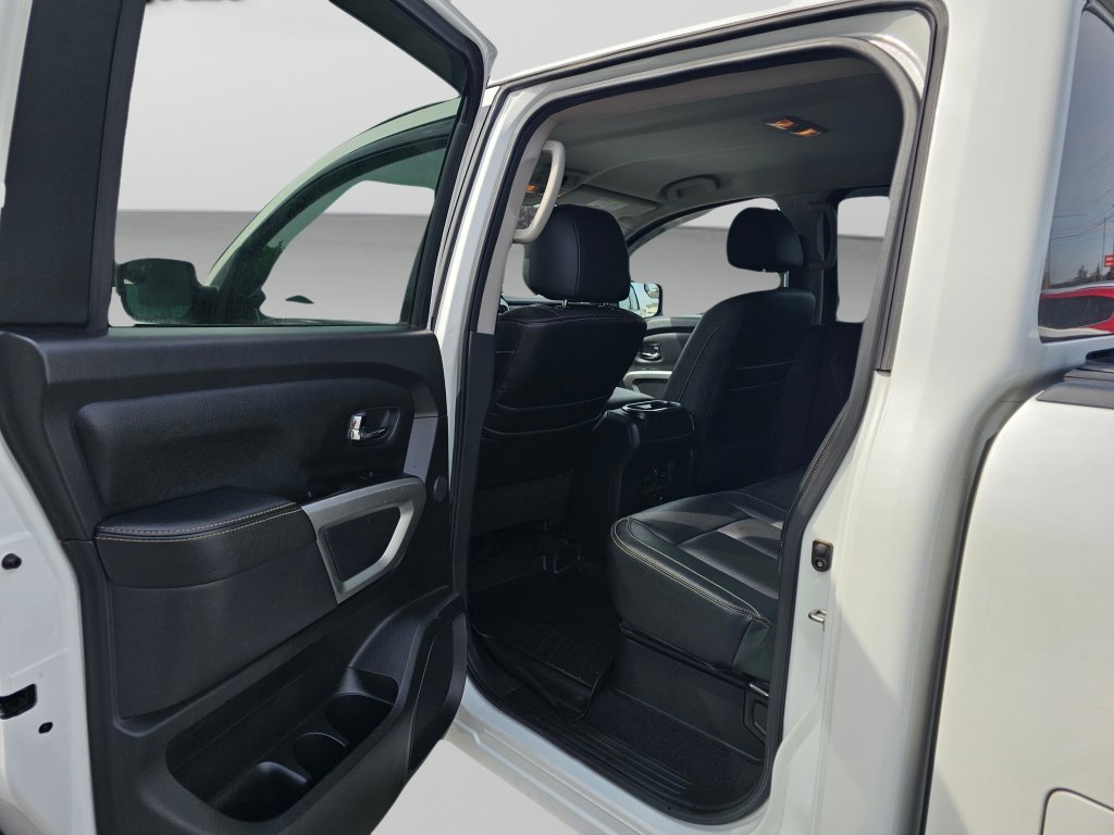 Used 2017 Nissan Titan SL AWD/4WD image 21