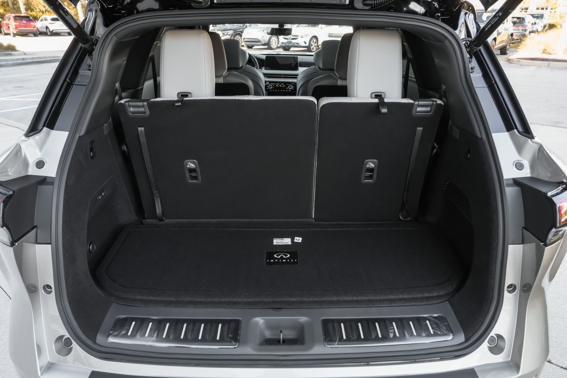 New 2026 INFINITI QX60 Autograph w/ Dark Cargo Package image 31