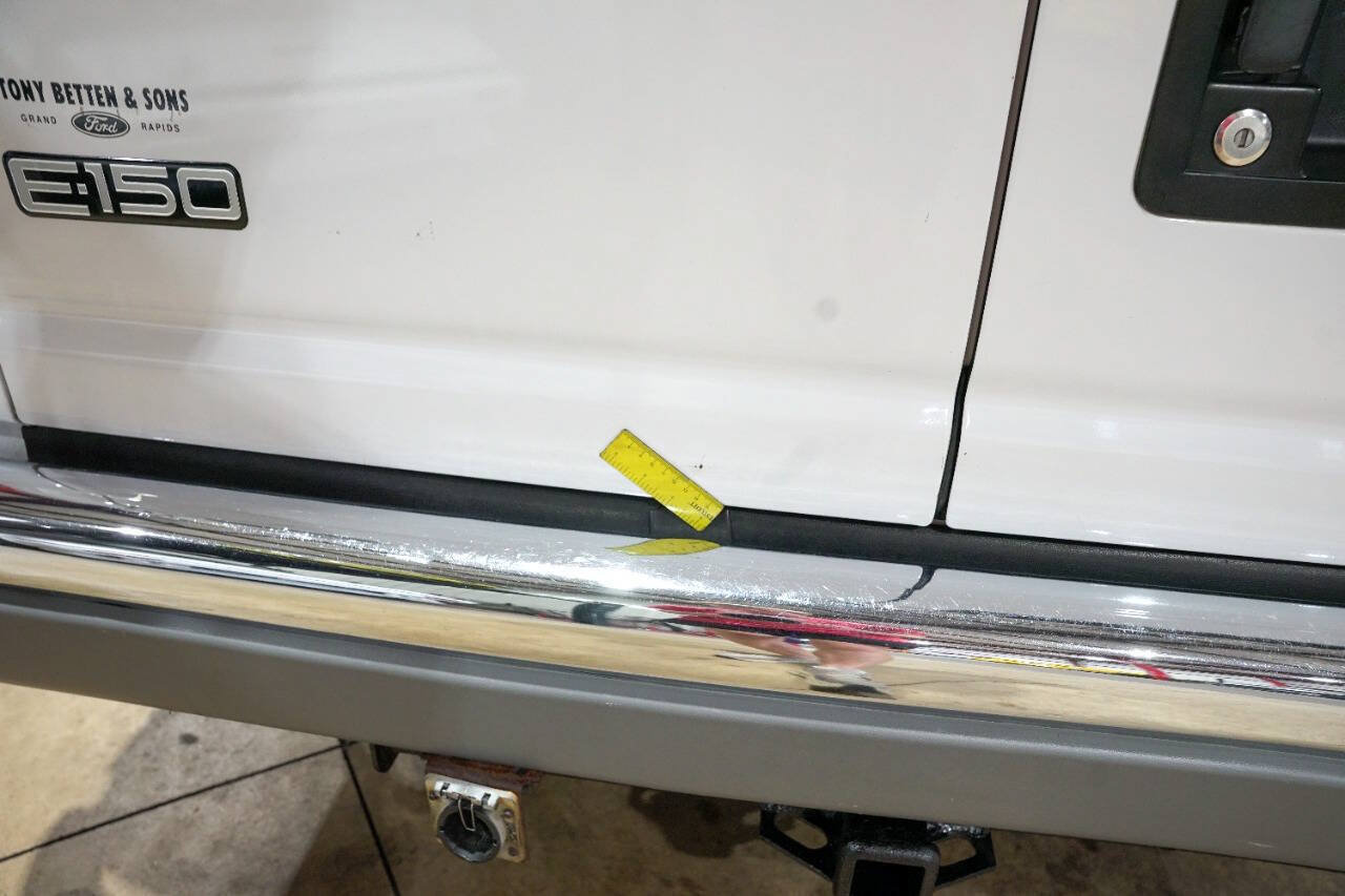 Used 1999 Ford E-150 and Econoline 150 RWD image 34