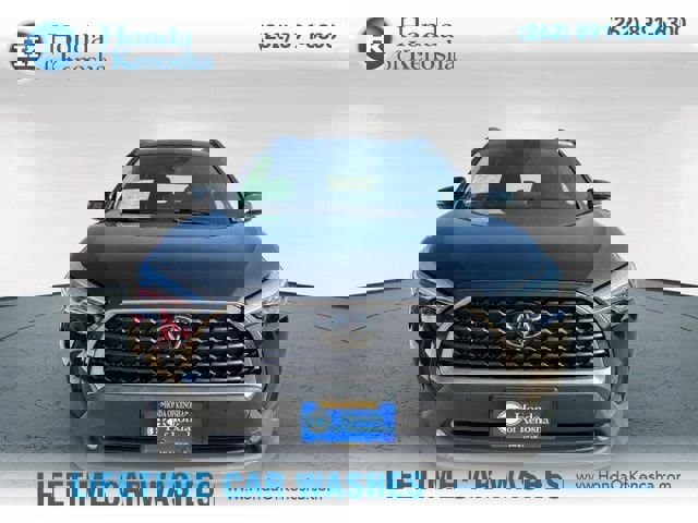 Used 2022 Toyota Corolla Cross XLE w/ Convenience Package AWD/4WD image 2