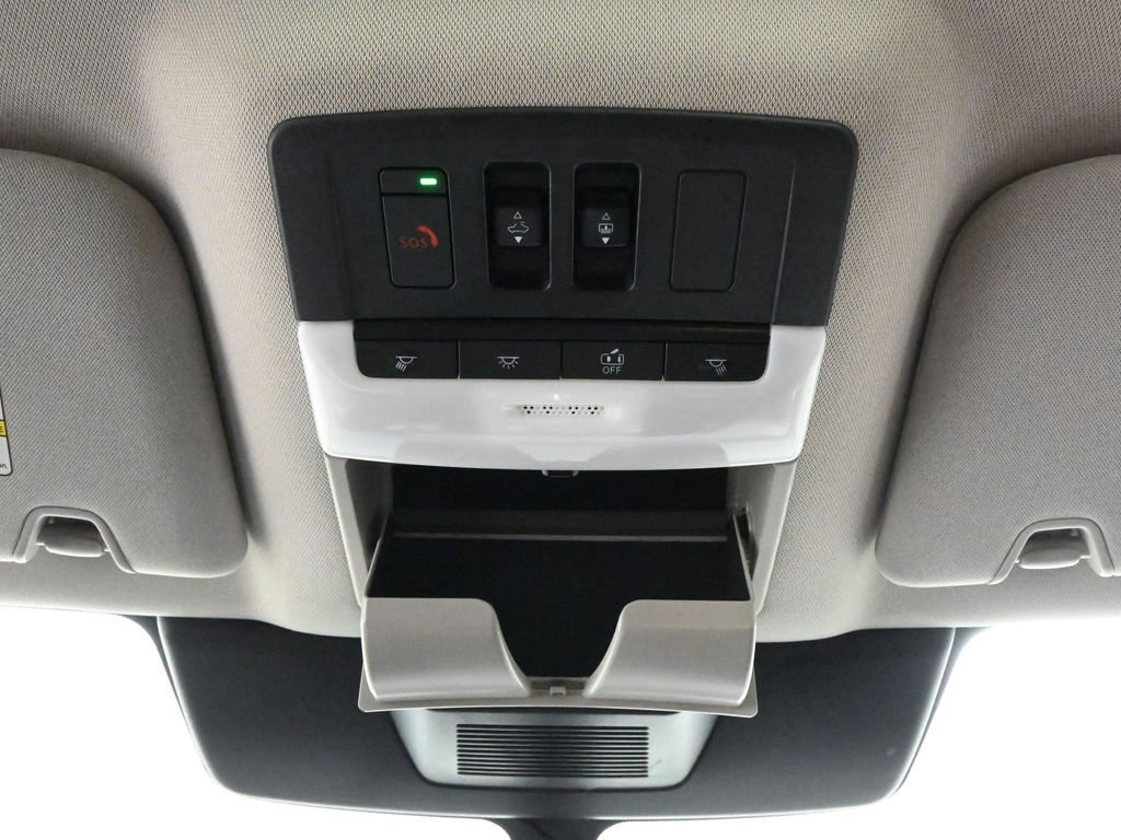 Used 2022 Nissan Pathfinder Platinum w/ Cargo Package image 31