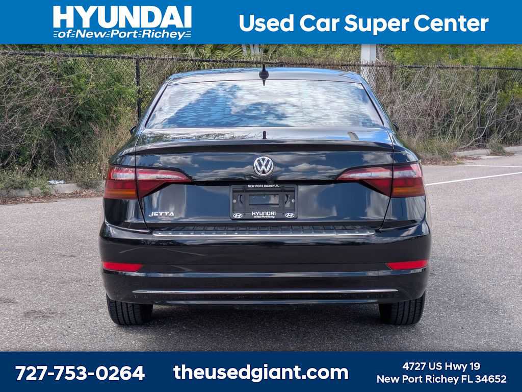 Used 2019 Volkswagen Jetta SEL w/ Cold Weather Package image 4