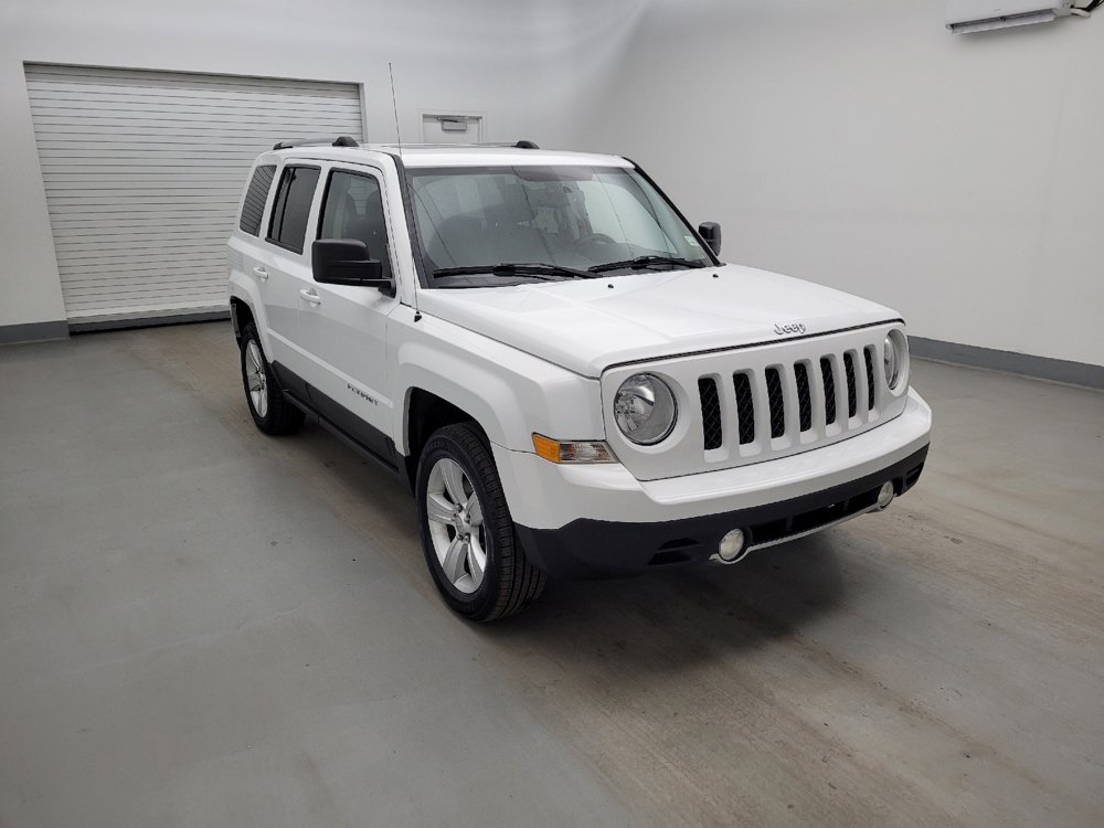 Used 2015 Jeep Patriot Limited w/ Sun/Sound Group image 13